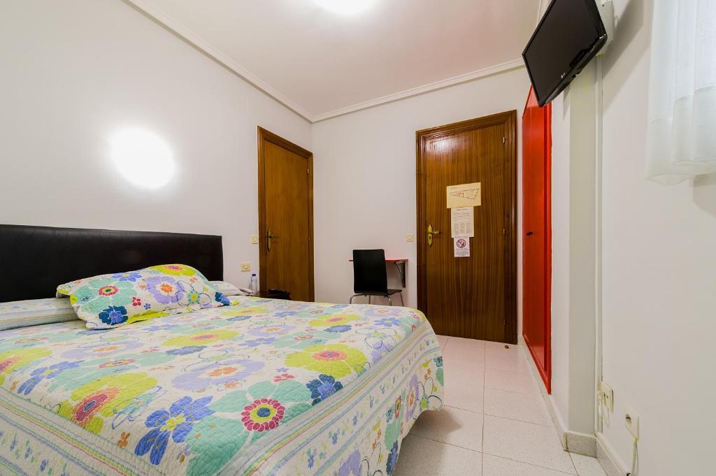 Pension La Mar Castro Urdiales Room photo